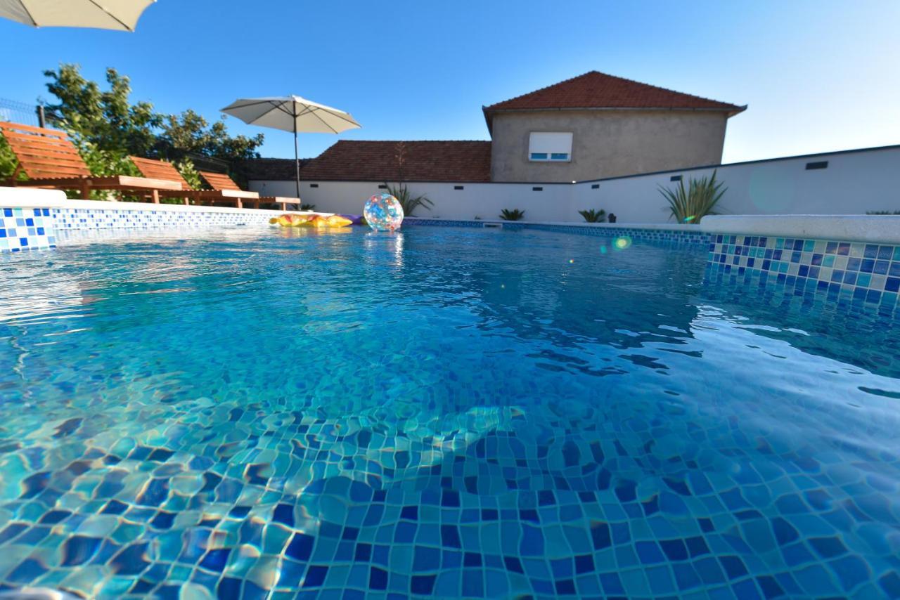 Villa Navita Augustinus With Pool Debeljak Εξωτερικό φωτογραφία
