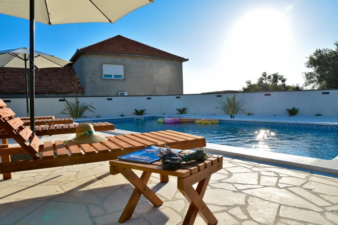 Villa Navita Augustinus With Pool Debeljak Εξωτερικό φωτογραφία